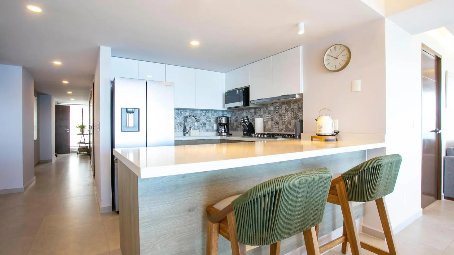 Vila Upscale Corner Unit With Large Wrap Around Balcony And Pools Puerto Vallarta