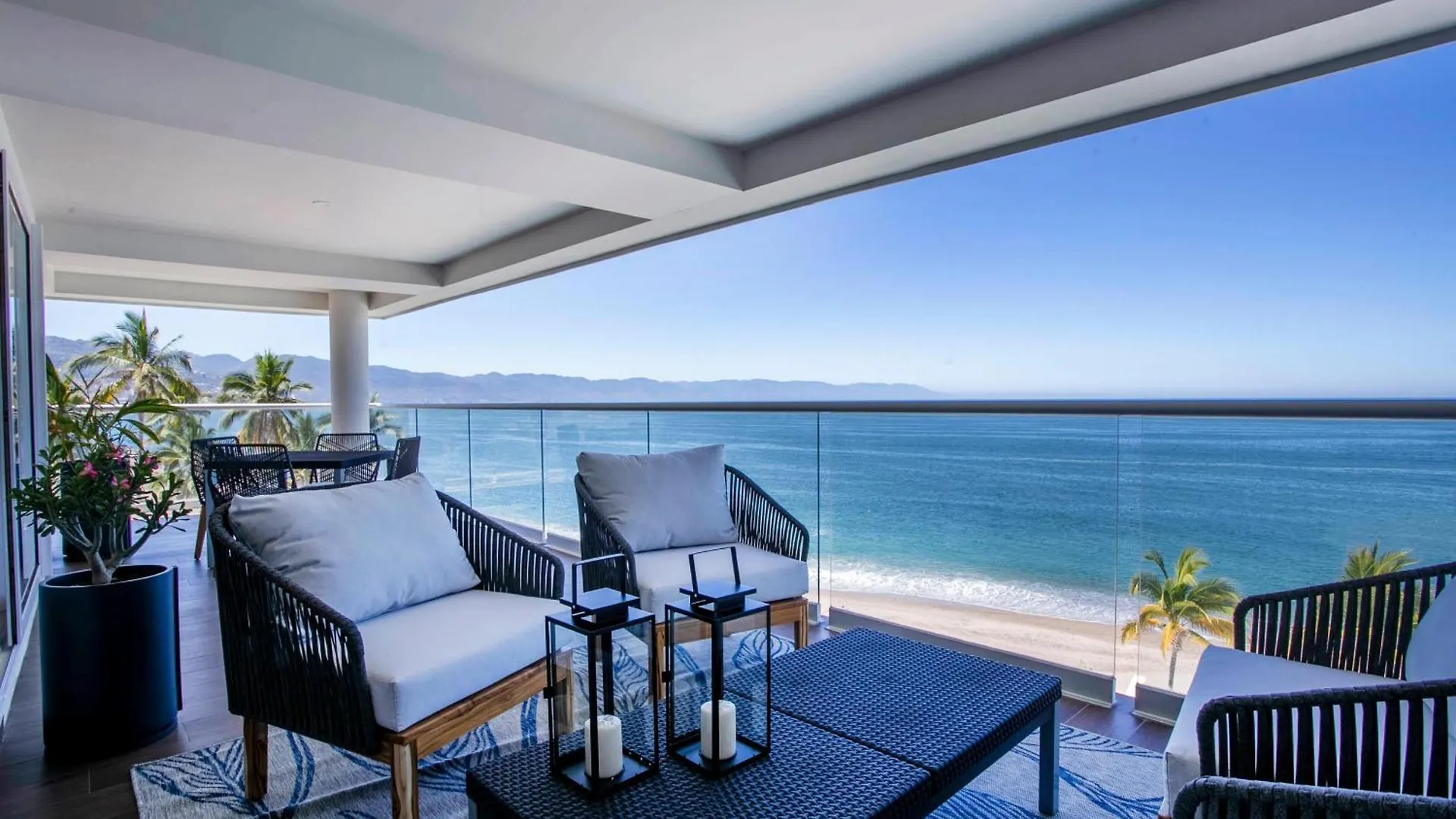 Vila Upscale Corner Unit With Large Wrap Around Balcony And Pools Puerto Vallarta