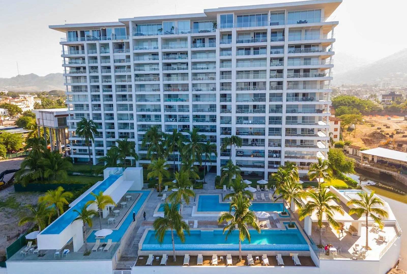 Vila Upscale Corner Unit With Large Wrap Around Balcony And Pools Puerto Vallarta 0*,  Mexiko