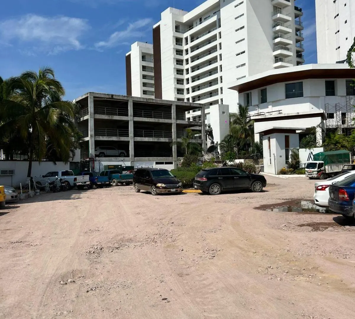 푸에르토 발라타 Upscale Corner Unit With Large Wrap Around Balcony And Pools 빌라