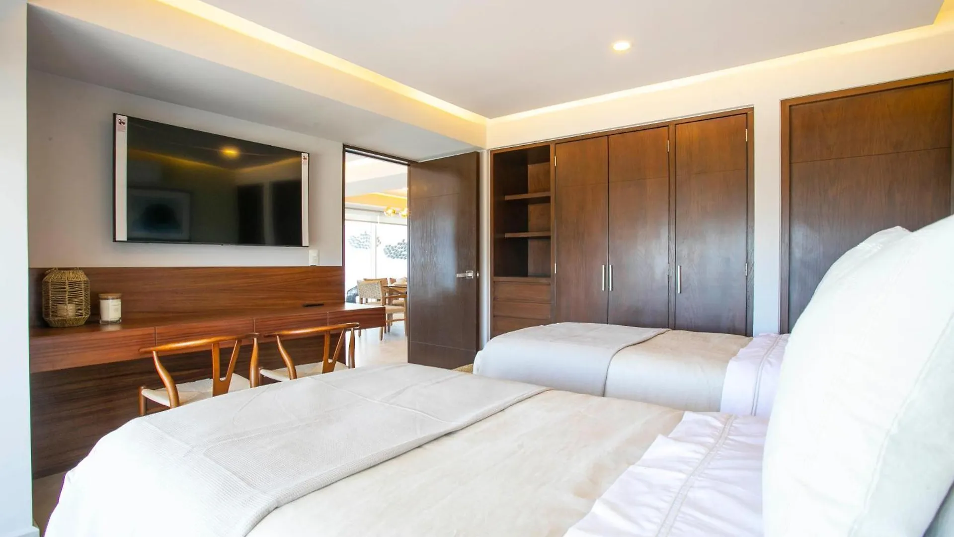 펜션 푸에르토 발라타 Upscale Corner Unit With Large Wrap Around Balcony And Pools 빌라 멕시코